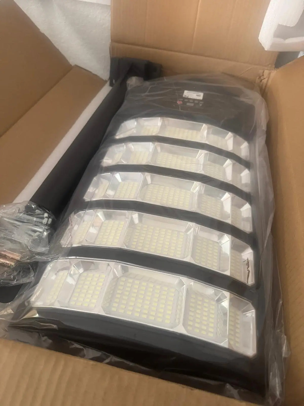 600W Outdoor Solar LED Street Lights with Waterproof Remote Control 6000K ABS for Garden Yard Home Road Lamp IP66 Rating