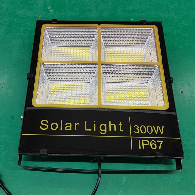 Two-Color Split Outdoor LED Solar Floodlight Lamp for Garden Home Courtyard Rural Roads ABS Body IP66 Rated Solar Street Lights